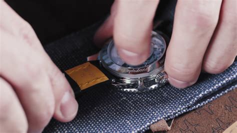 remove leather bracelet breitling